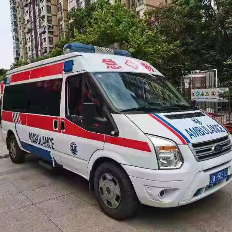 泸县长途救护车护送病人返乡